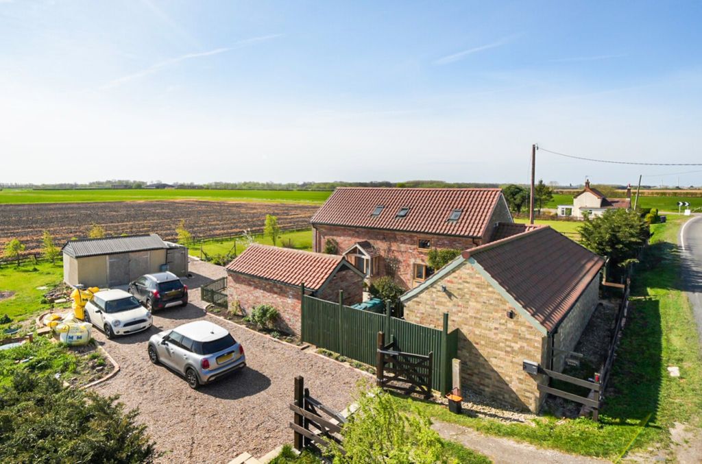 Property photo 1 of 34 3-69d8cd6676869-1439467-Jpg-3