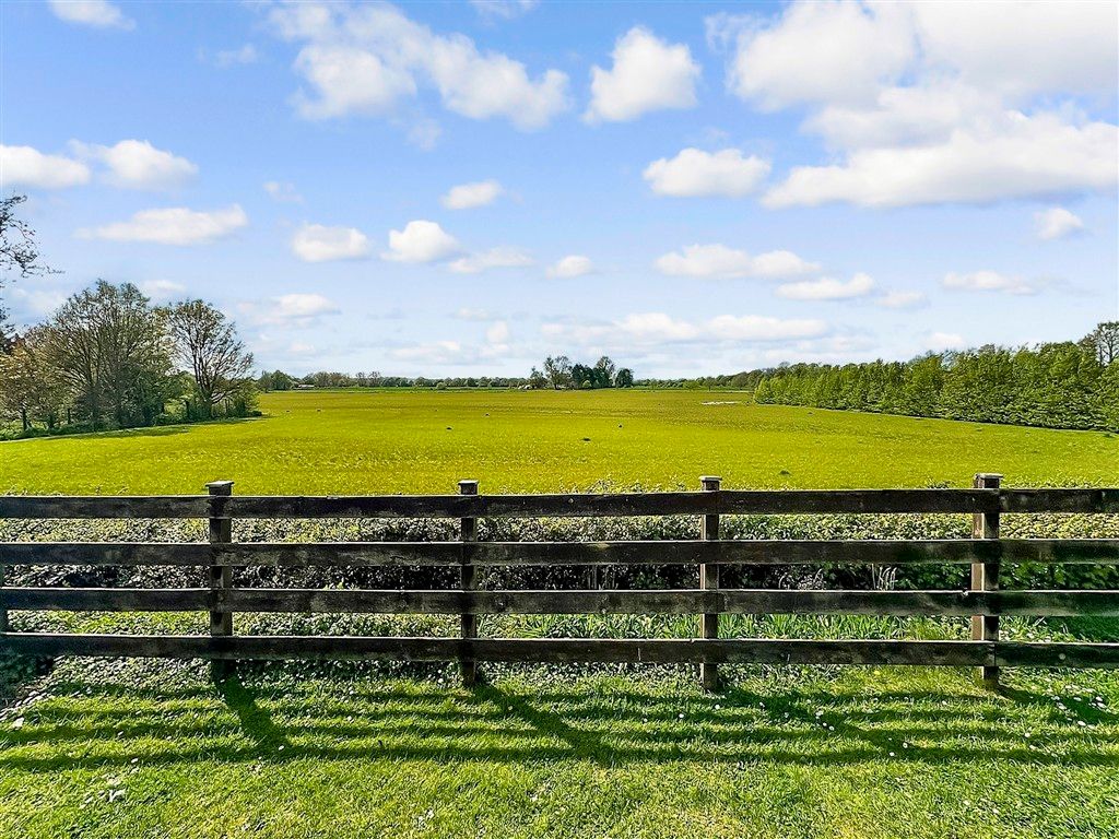 Property photo 2 of 3 Views