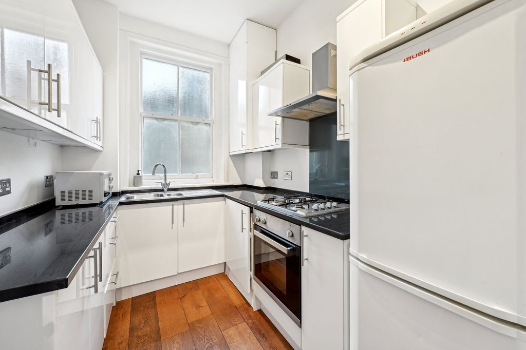Property photo 3 of 11