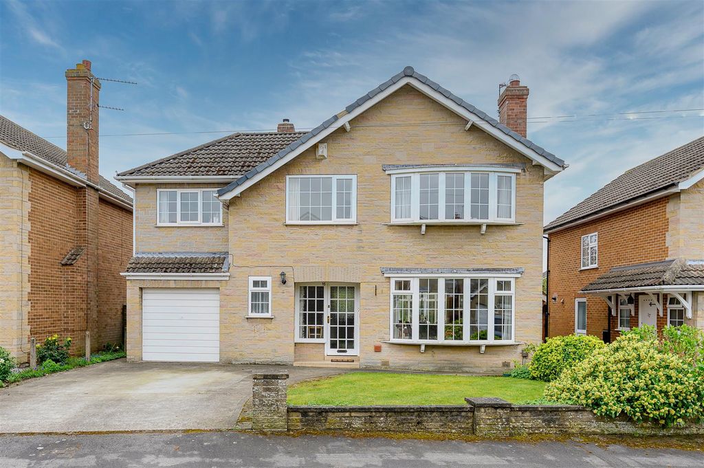 Property photo 1 of 19 External