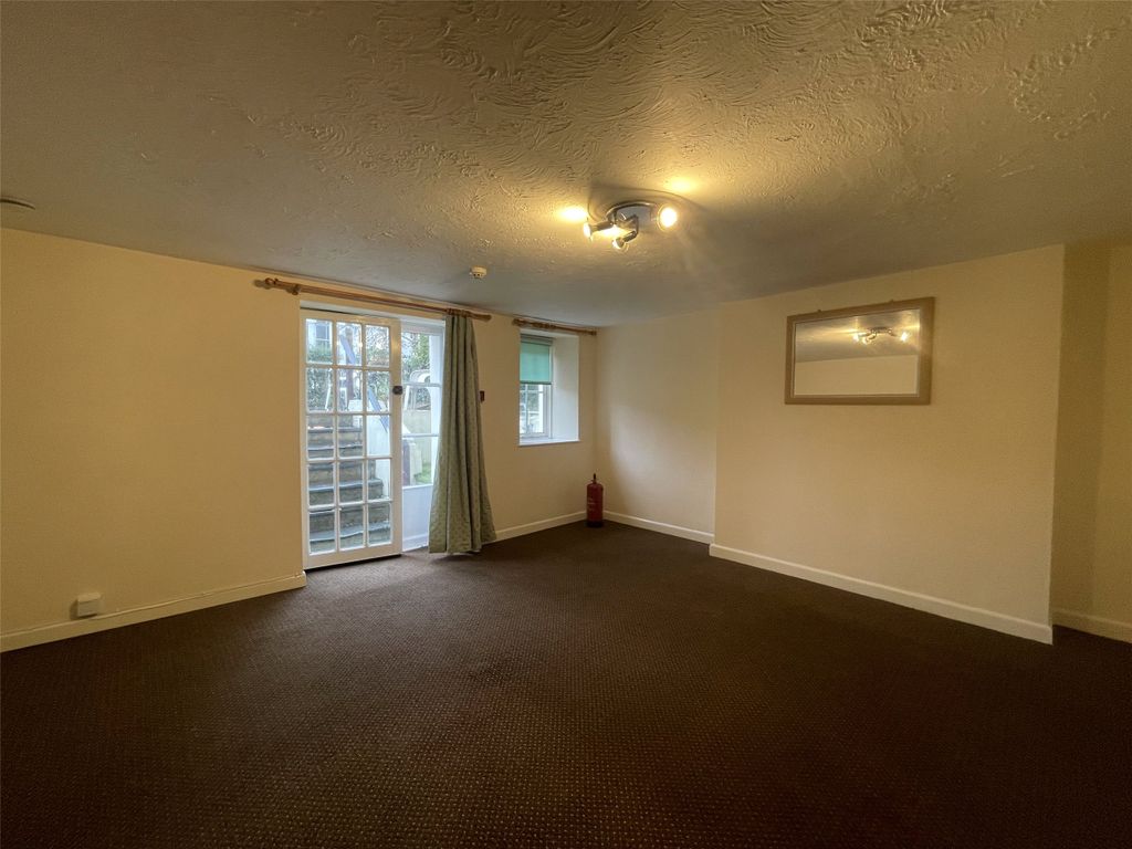 Property photo 2 of 5 Picture No. 08
