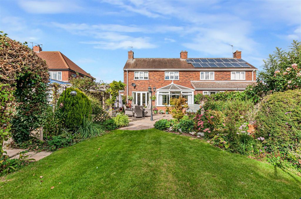 Property photo 3 of 23 121 Western Road3.Jpg