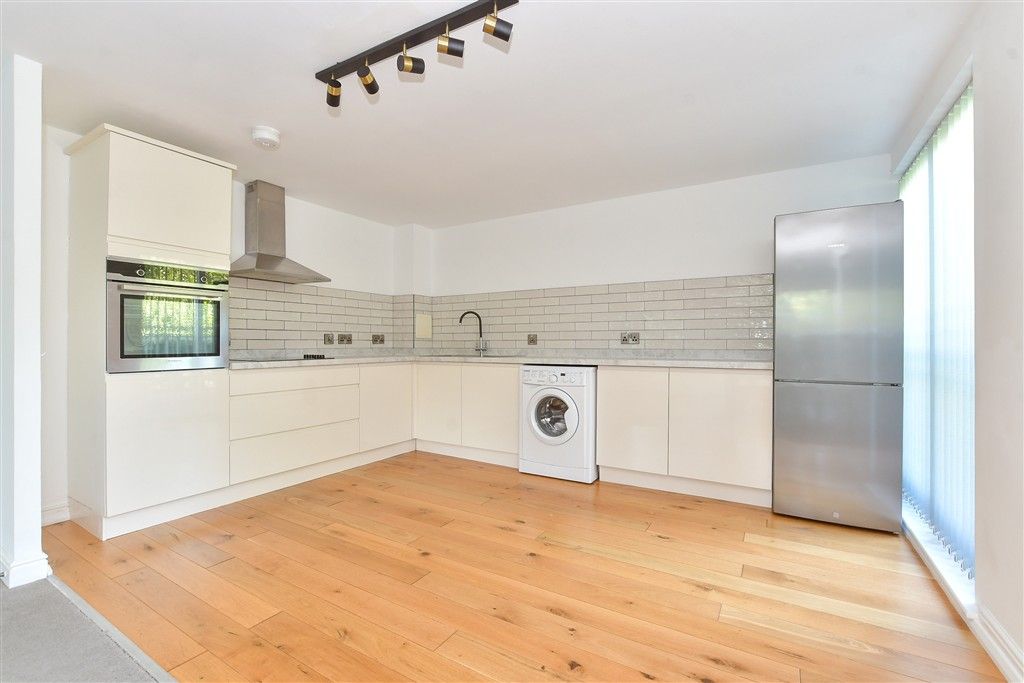 Property photo 3 of 8 Kitchen/ Diner