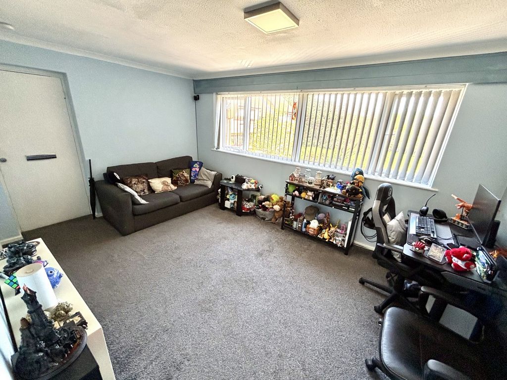 Property photo 2 of 8 Photo 8