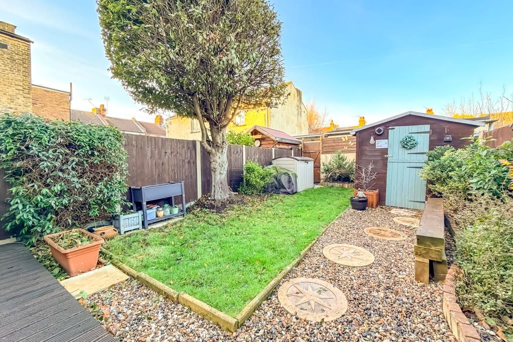 Property photo 2 of 25 Garden