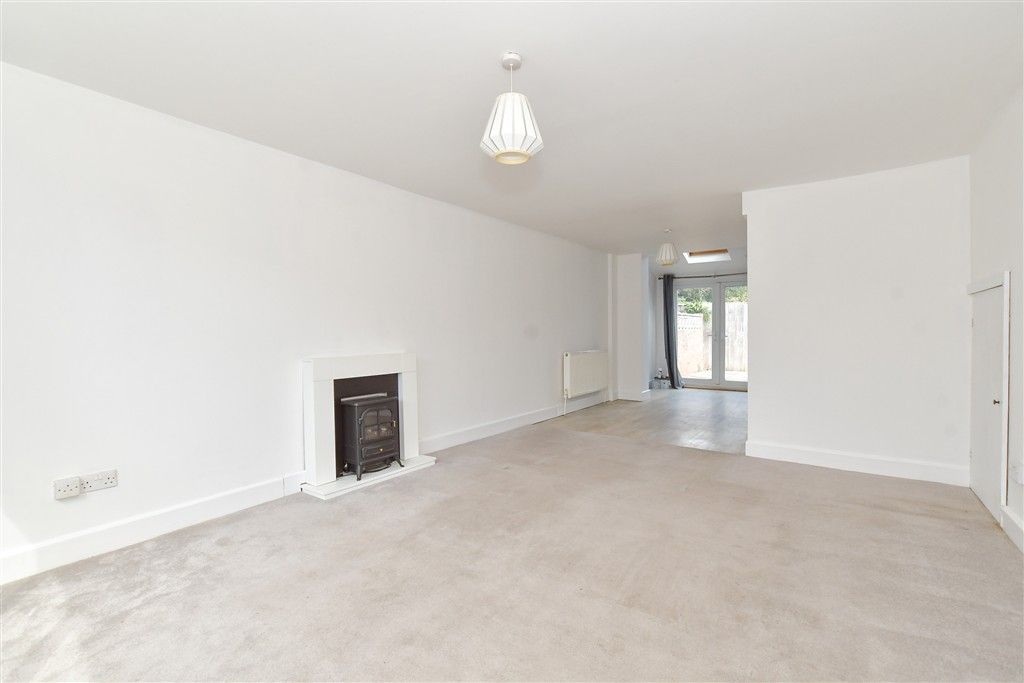 Property photo 2 of 10 Lounge