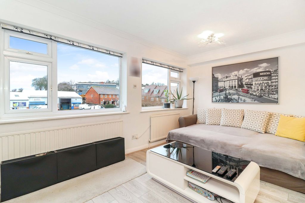 Additional image 6 of 2 bed flat for saleMasons Court, Berkhampstead Road, Chesham HP5