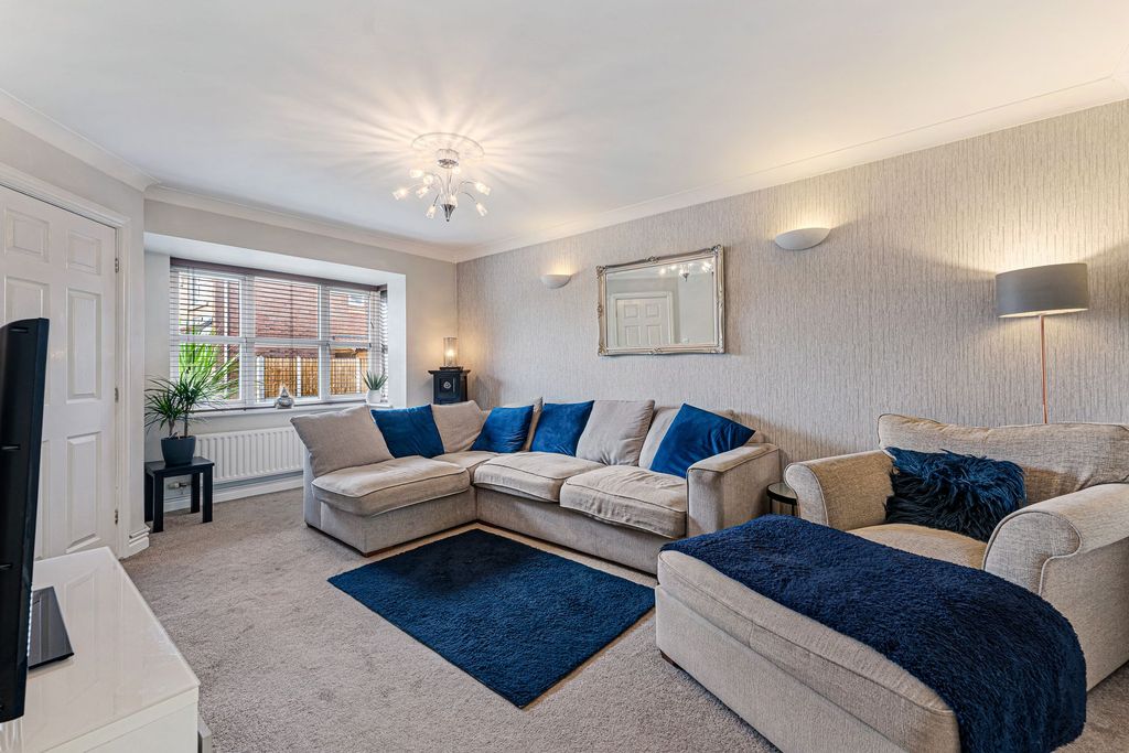Property photo 2 of 38