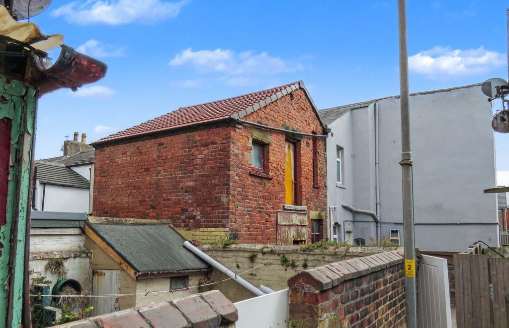 Property photo 2 of 7