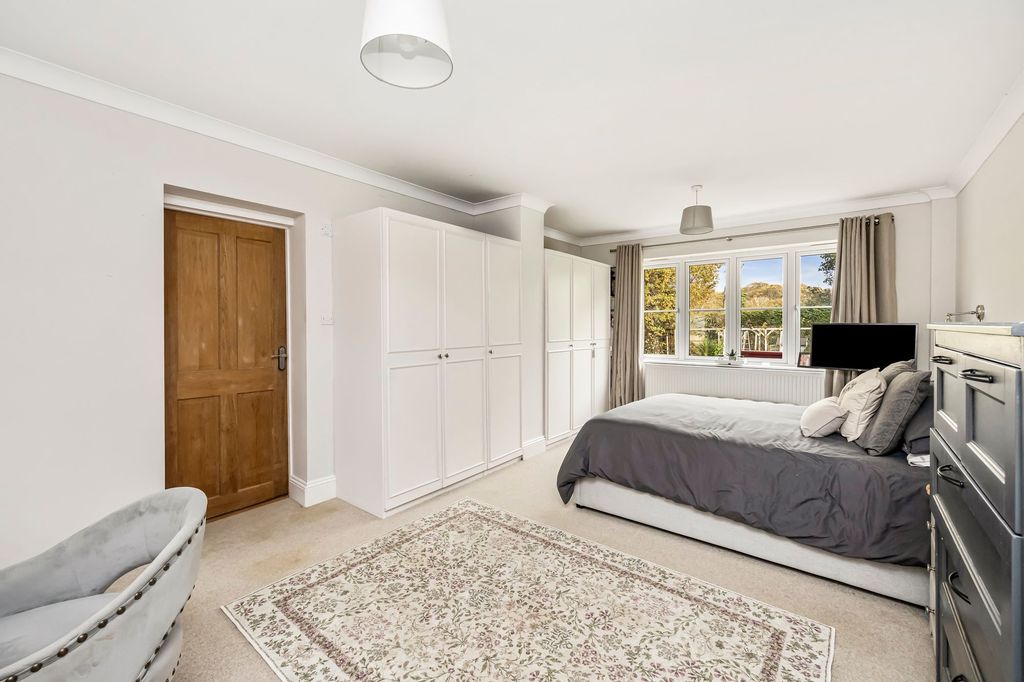 Property photo 3 of 22 Bedroom