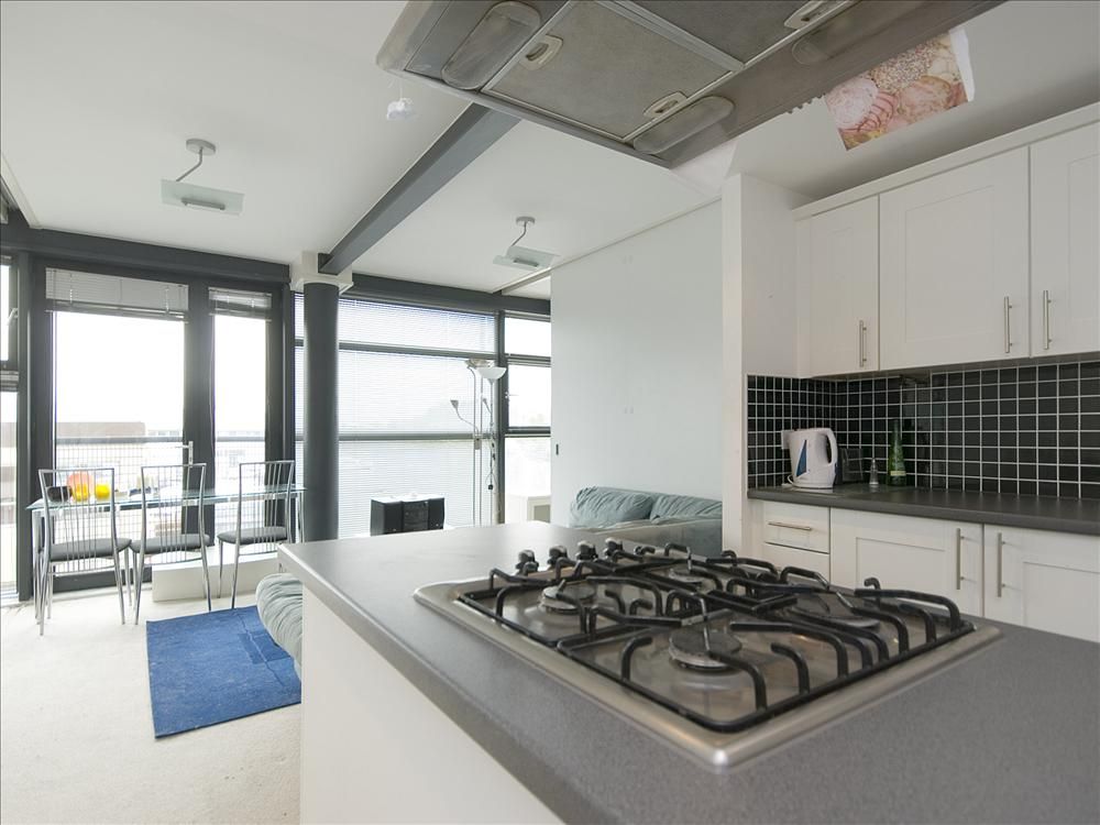 Property photo 3 of 9 Living Area/Kitchen