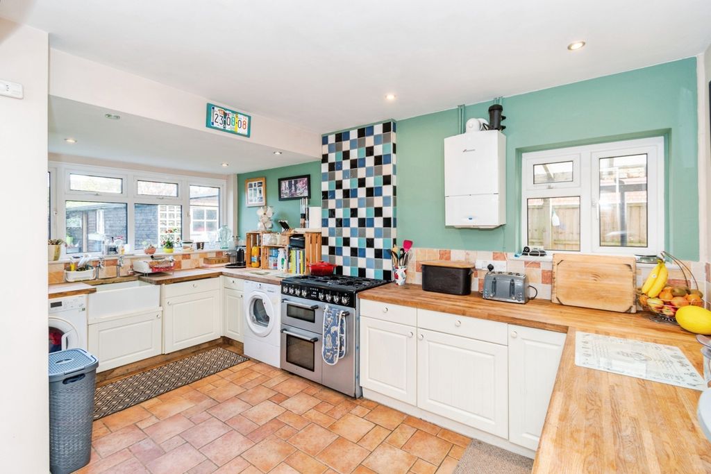 Property photo 2 of 17 Photo