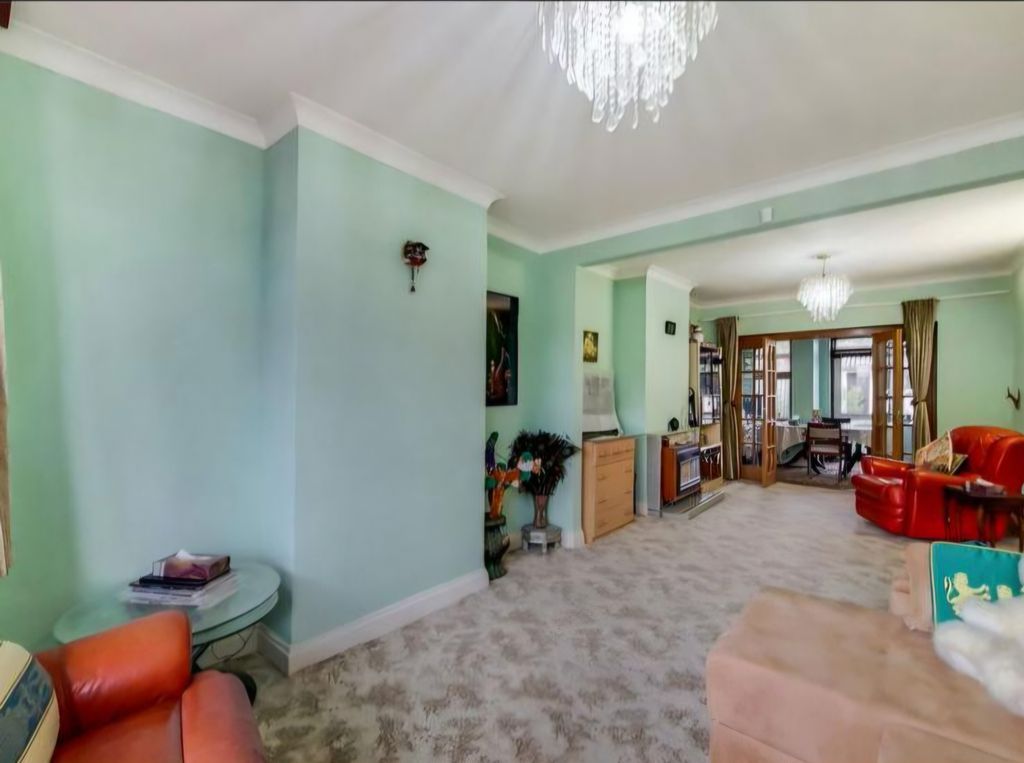 Property photo 2 of 6 Gallery