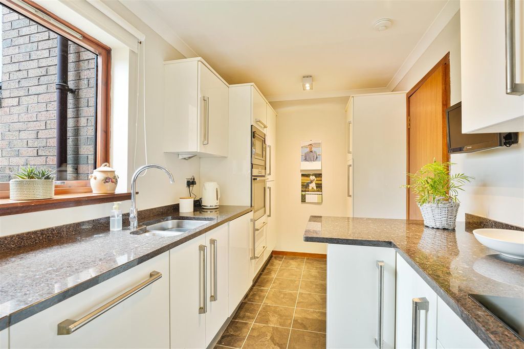 Additional image 8 of 3 bed flat for saleElvan Court, Motherwell ML1