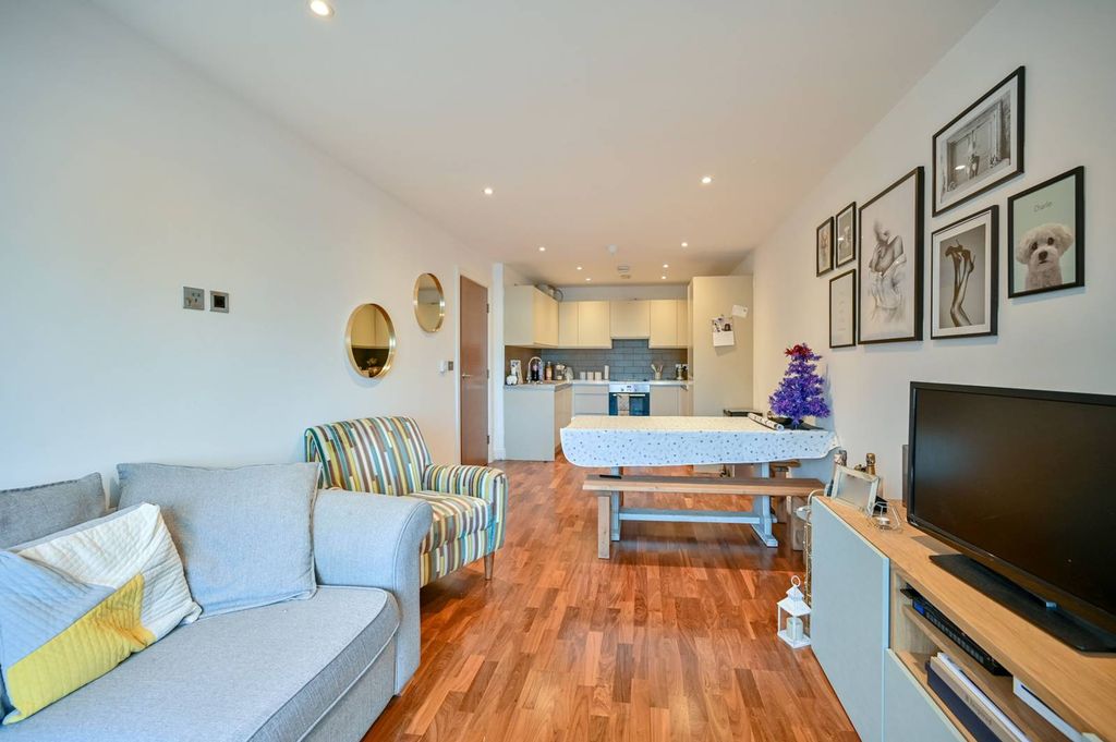 Property photo 2 of 12