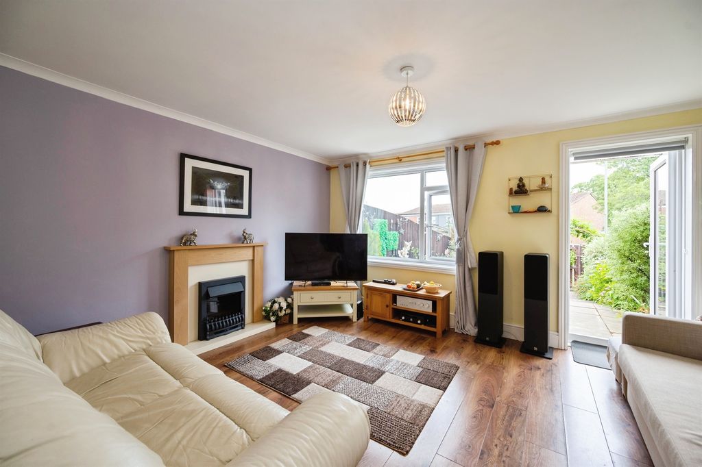 Property photo 2 of 17