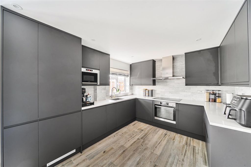 Property photo 3 of 16 Kitchen Diner 4.Jpg