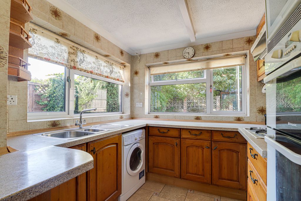 Property photo 3 of 15 Kitchen