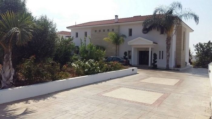 Property photo 1 of 14