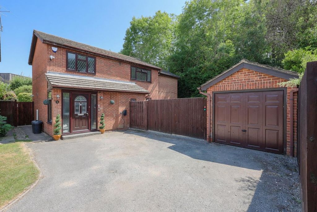 Property photo 1 of 25 External