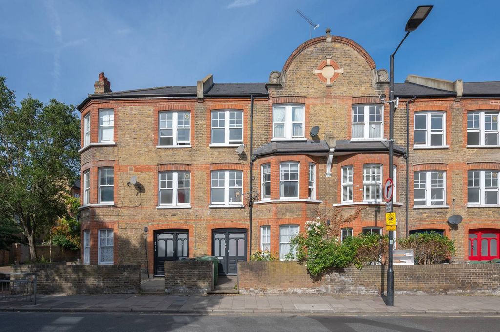 Property photo 2 of 13