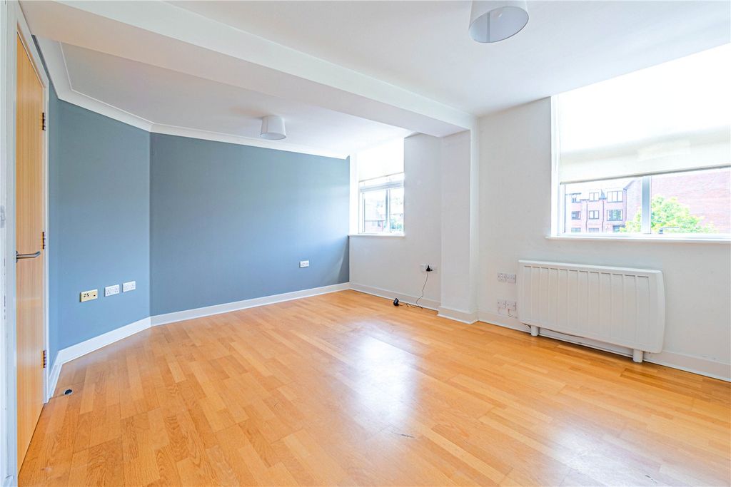 Property photo 3 of 10 Picture No. 21