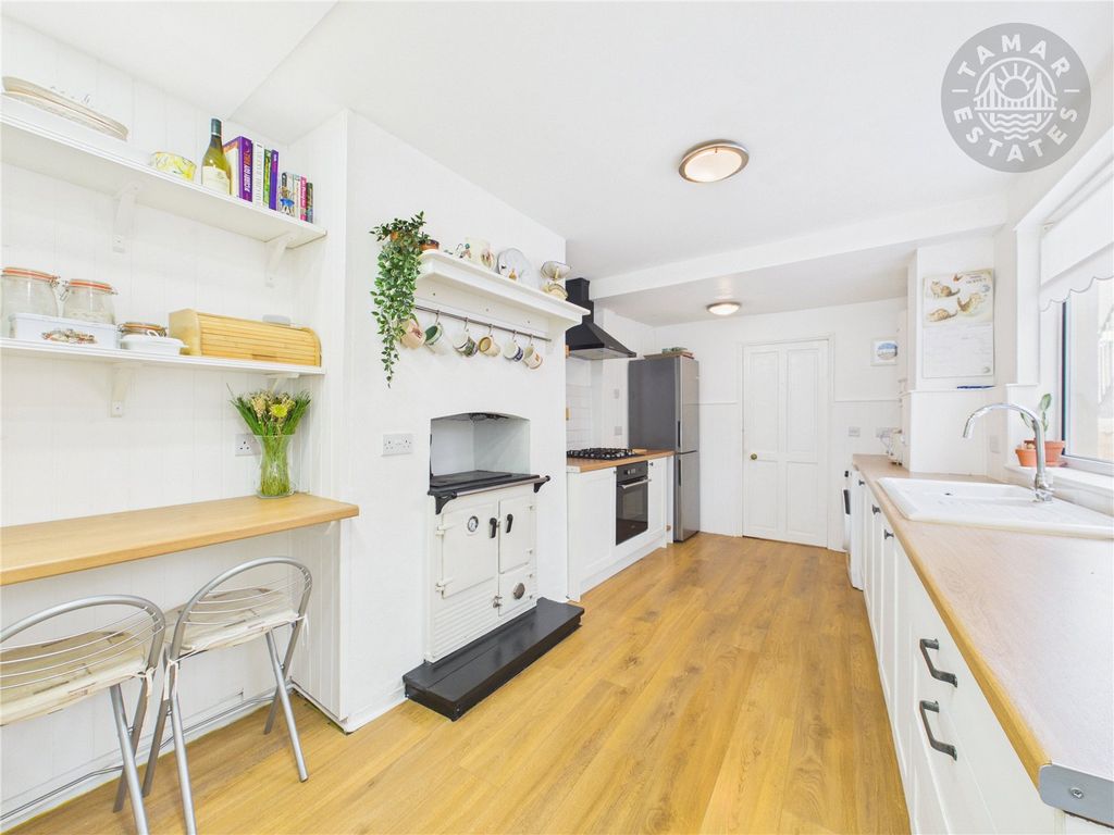 Property photo 3 of 16 Kitchen/Breakfast Rm