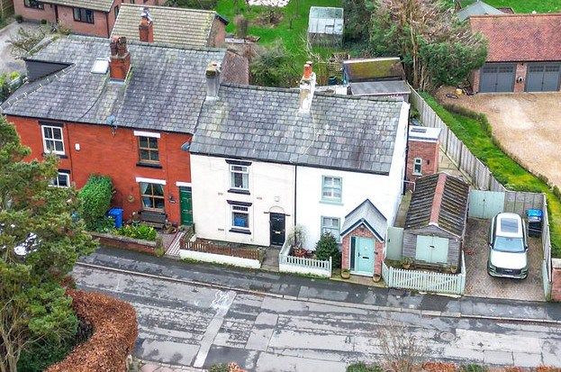 Property photo 1 of 18 15 Fowley Common Lane