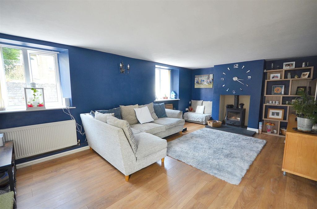Property photo 3 of 10 Sitting Room