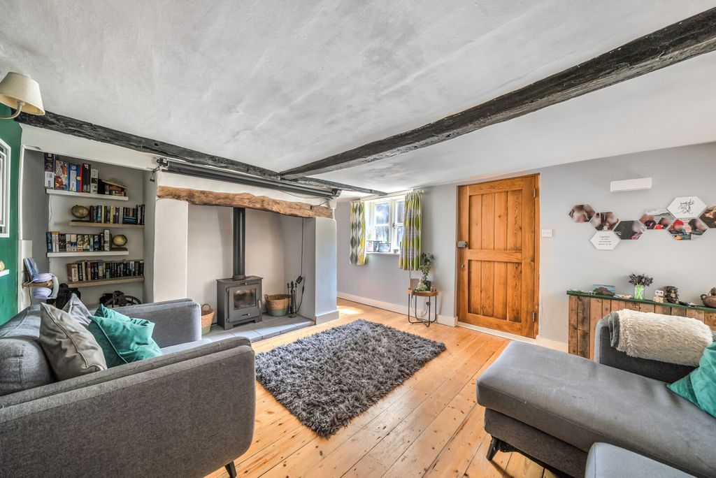 Property photo 3 of 23 1306516-21-684c2F...