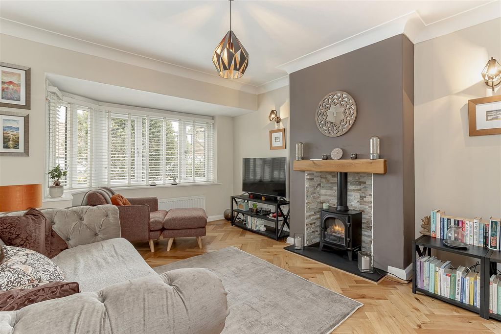 Property photo 2 of 18 Lounge - A.Jpg