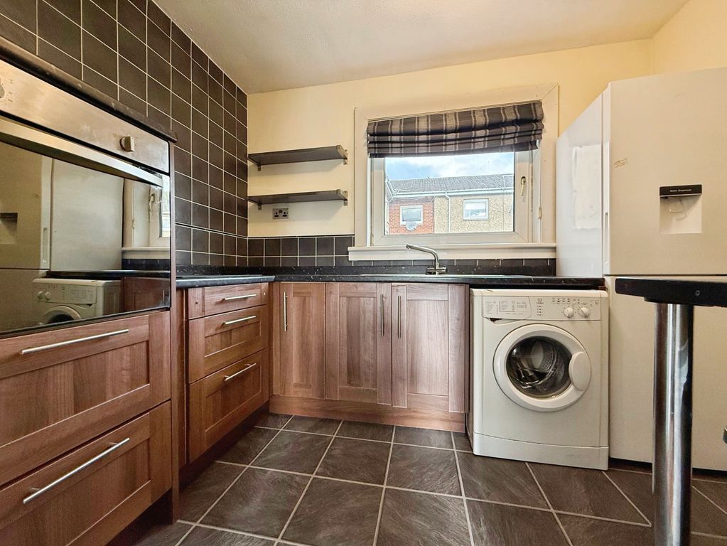 Property photo 2 of 6 Kitchen