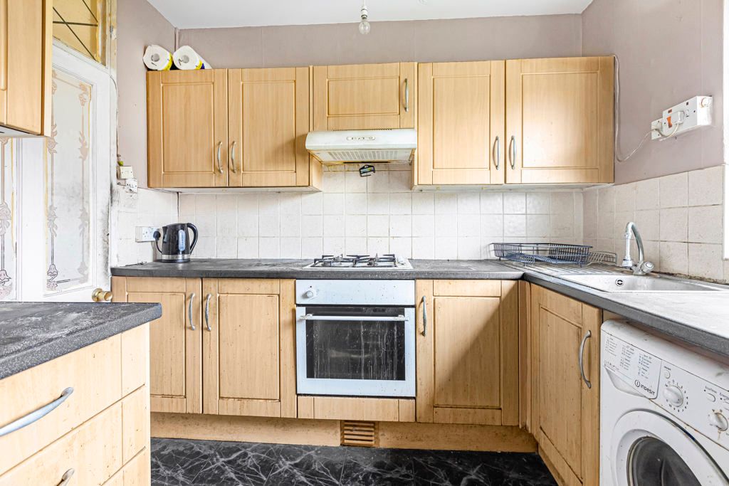 Property photo 3 of 23 Kitchen