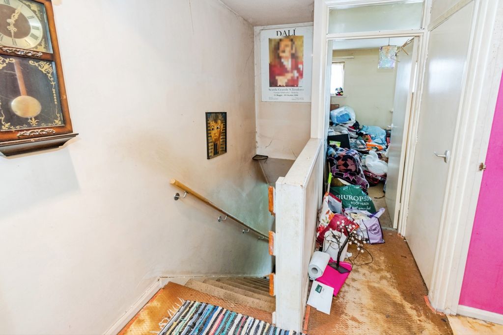 Property photo 3 of 11 Pbox-Img.Jpg