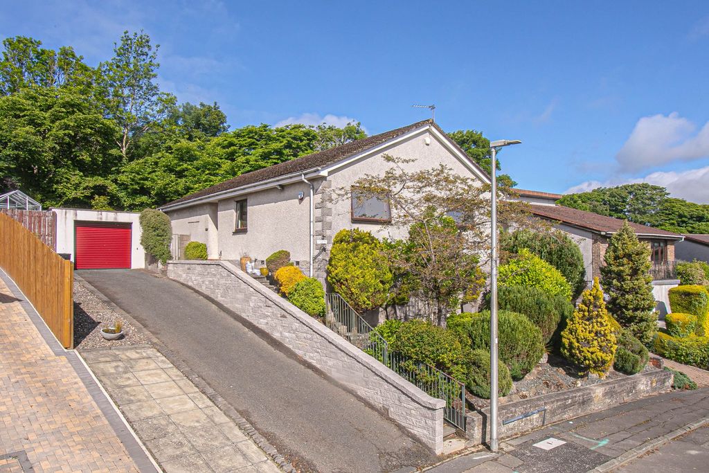Property photo 1 of 33