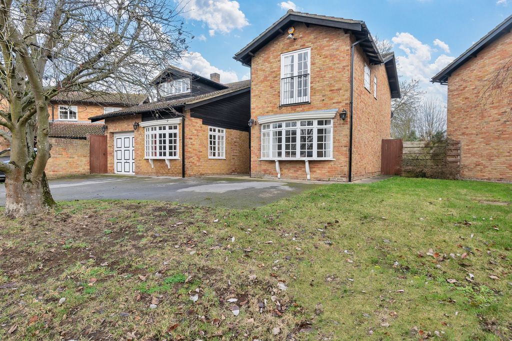 Property photo 1 of 25