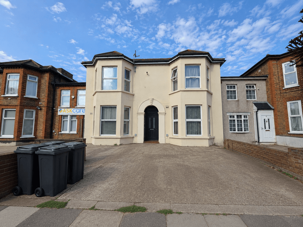 Property photo 2 of 8 B1Bce469-31E7-48E8-B80F-d910Abe8039A