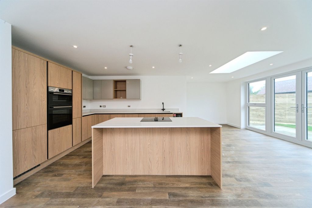 Property photo 3 of 22