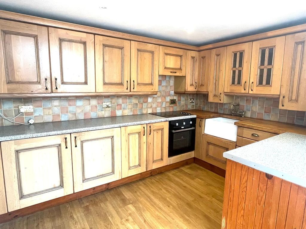 Property photo 2 of 22 Kitchen