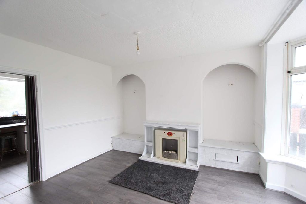 Property photo 2 of 5