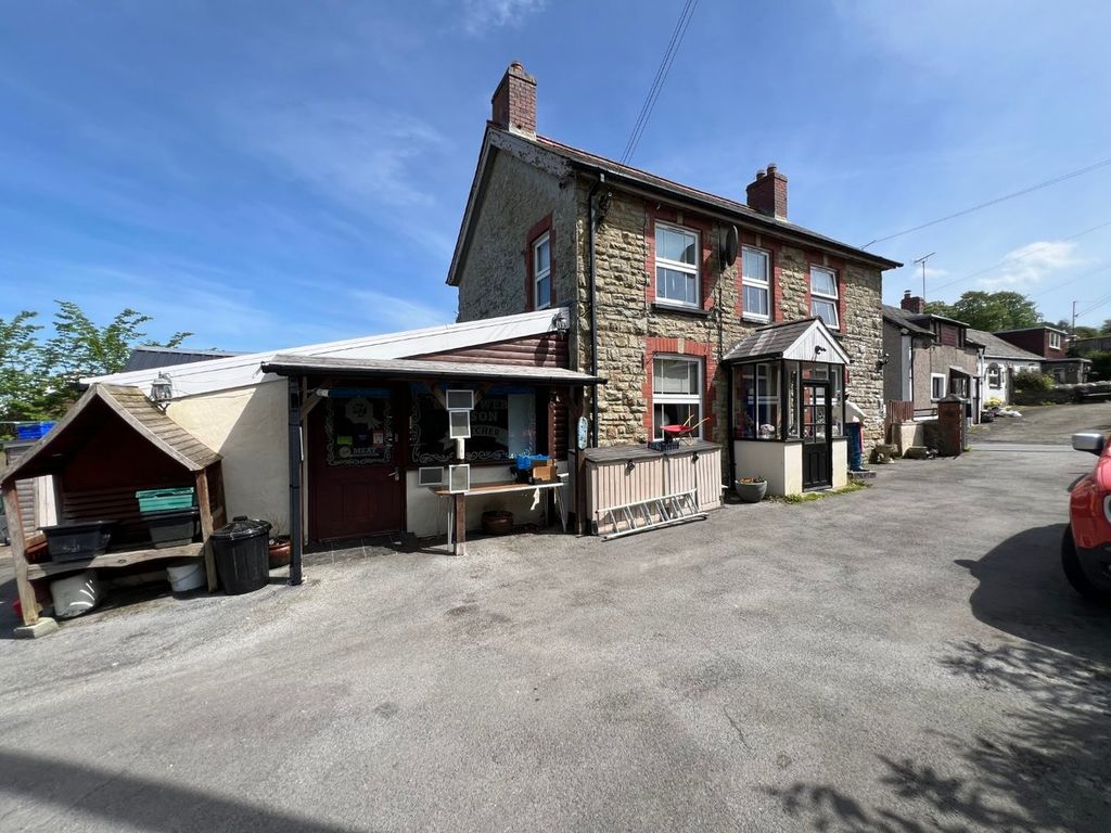 Property photo 3 of 43