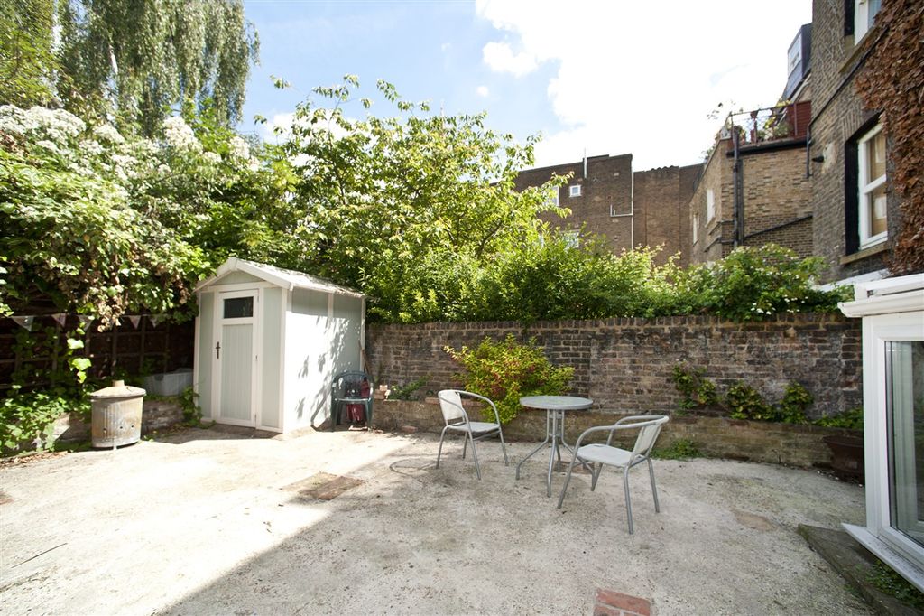 Property photo 3 of 9 Garden