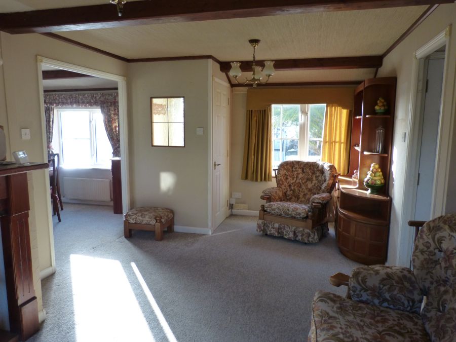 Property photo 3 of 23 Lounge