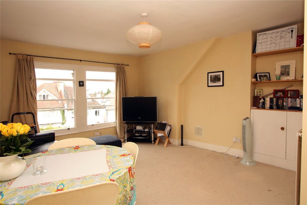 Property photo 2 of 6 Picture No. 14