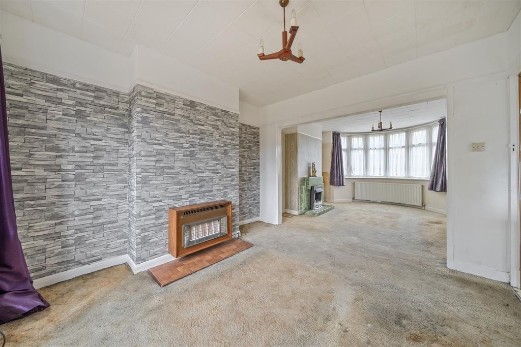 Property photo 3 of 9 Canterbury Way - Reception.Jpg