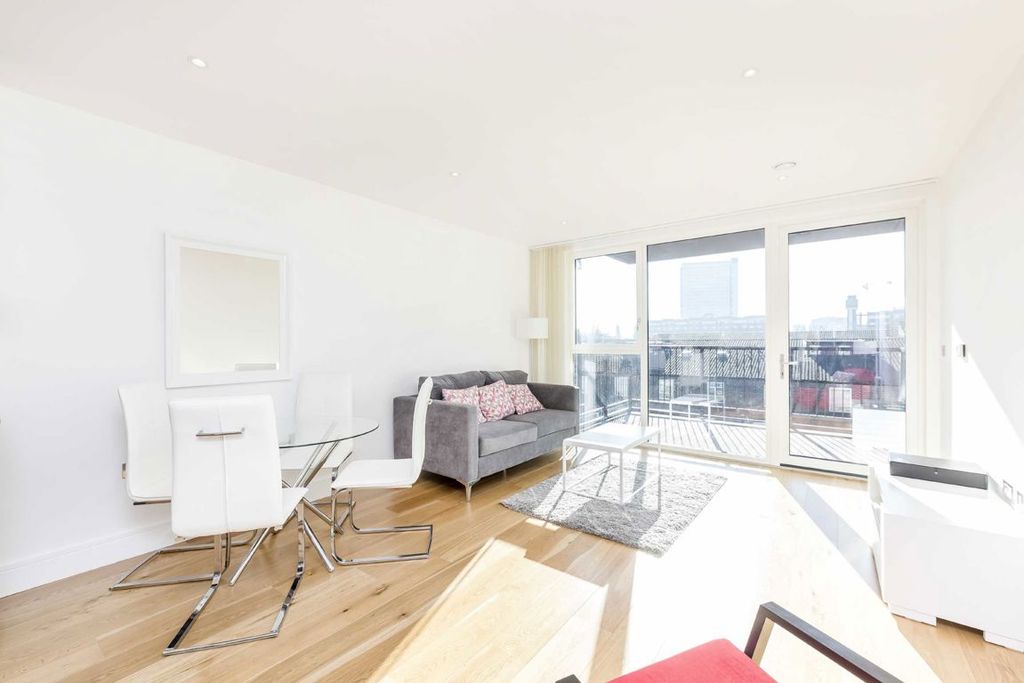 Property photo 2 of 8