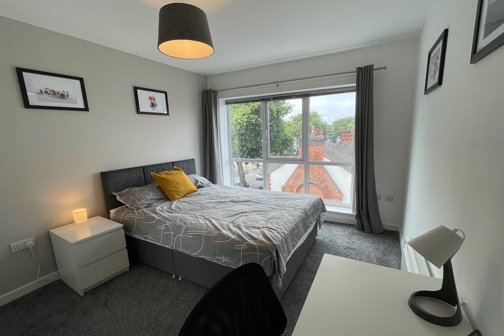 Property photo 2 of 11 (Main)