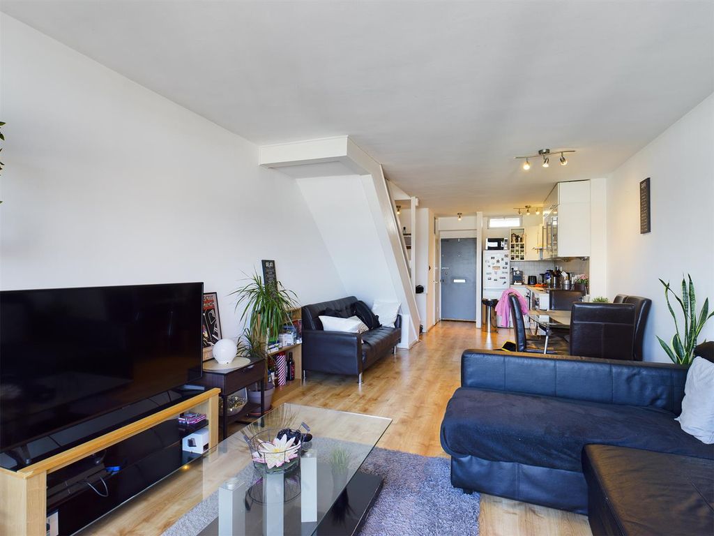 Property photo 2 of 10 Cam00841P1-Pr0022-Still03.Jpg