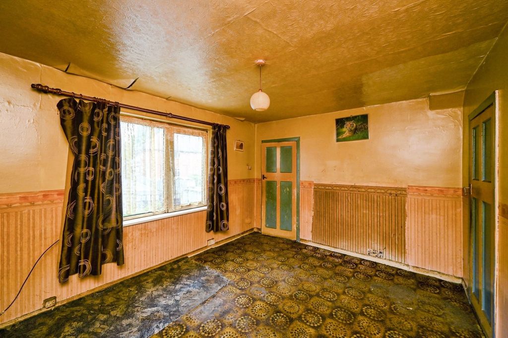 Property photo 3 of 17 Photo