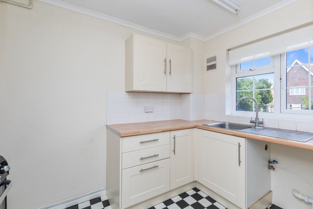 Property photo 2 of 13 4012184